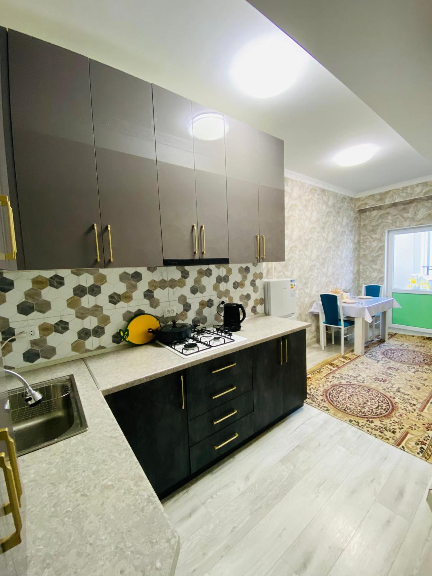 Atlantis Apartment Бишкек Екстериор снимка